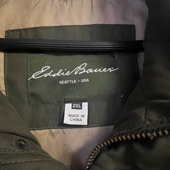 Eddie Bauer Men’s 2XL 650 down vest. Full zip.Olive green with zippered pockets. - Picture 2 of 10